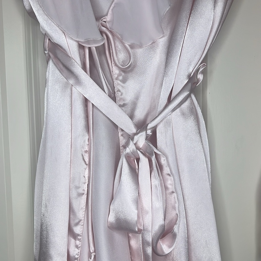 Linea Donatella robe NWT women’s size small/medium with beautiful lace details - Picture 4 of 10
